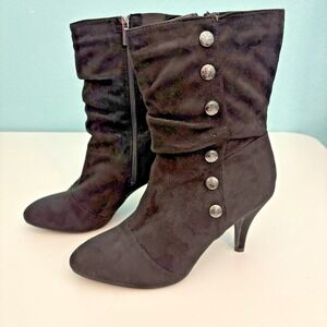 Avenue Cloudwalkers 10 Wide Black Faux Suede 3.75" Heeled Slouchy Boots Buttons